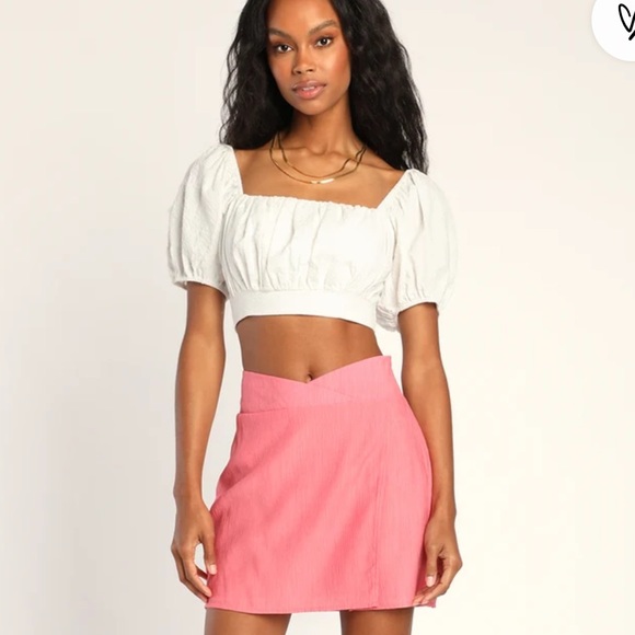 Lulu’s Rouched Crop Top - Picture 2 of 7